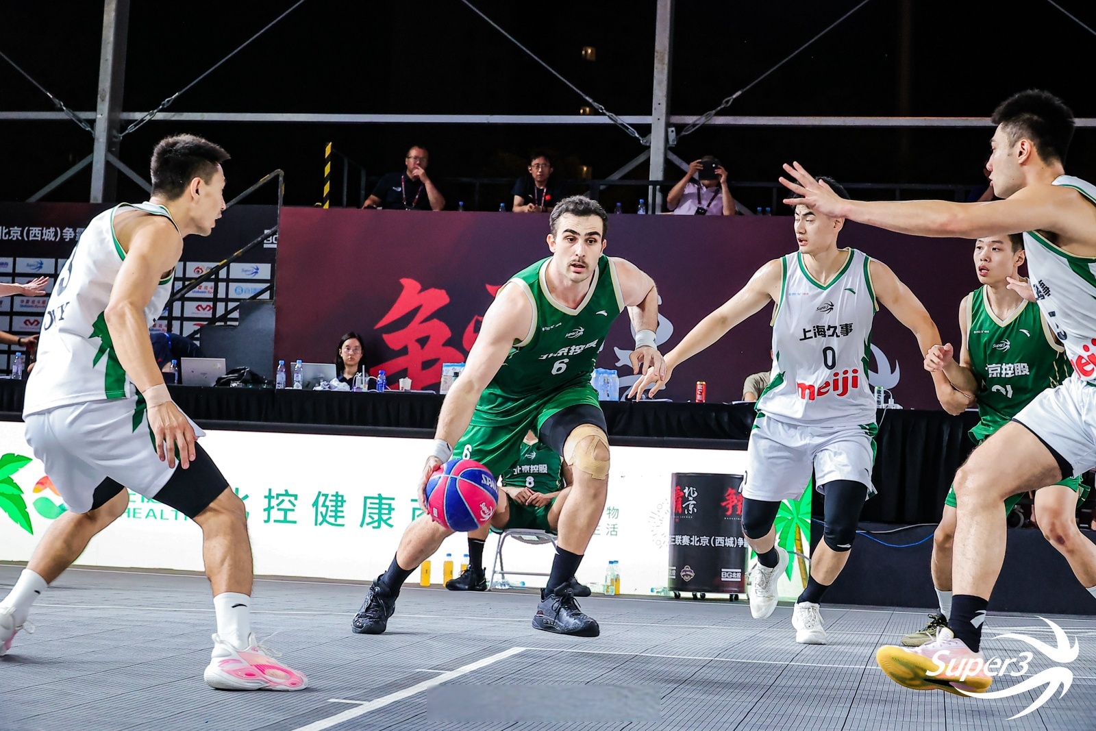 亚博体育官方网站-里程碑夜深圳男篮内部沟通，NBA常规赛赛后刷纪录，媒体盛赞，训练强度明显提升